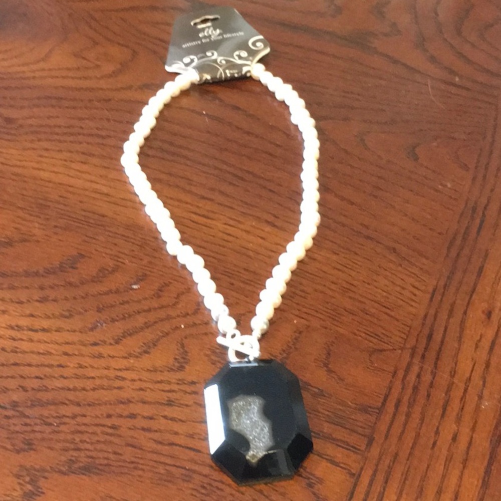 Pendant necklace